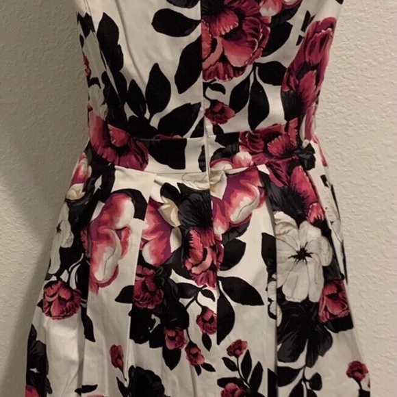 White House Black Market Magenta Floral Princess Rockabilly Dress Women's Size 2 - Picture 5 of 14